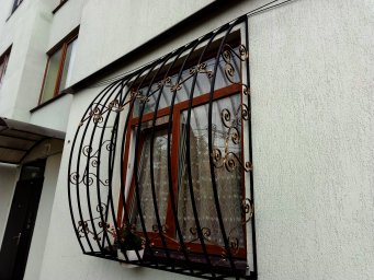 Дутая решетка на окно в Сочи
